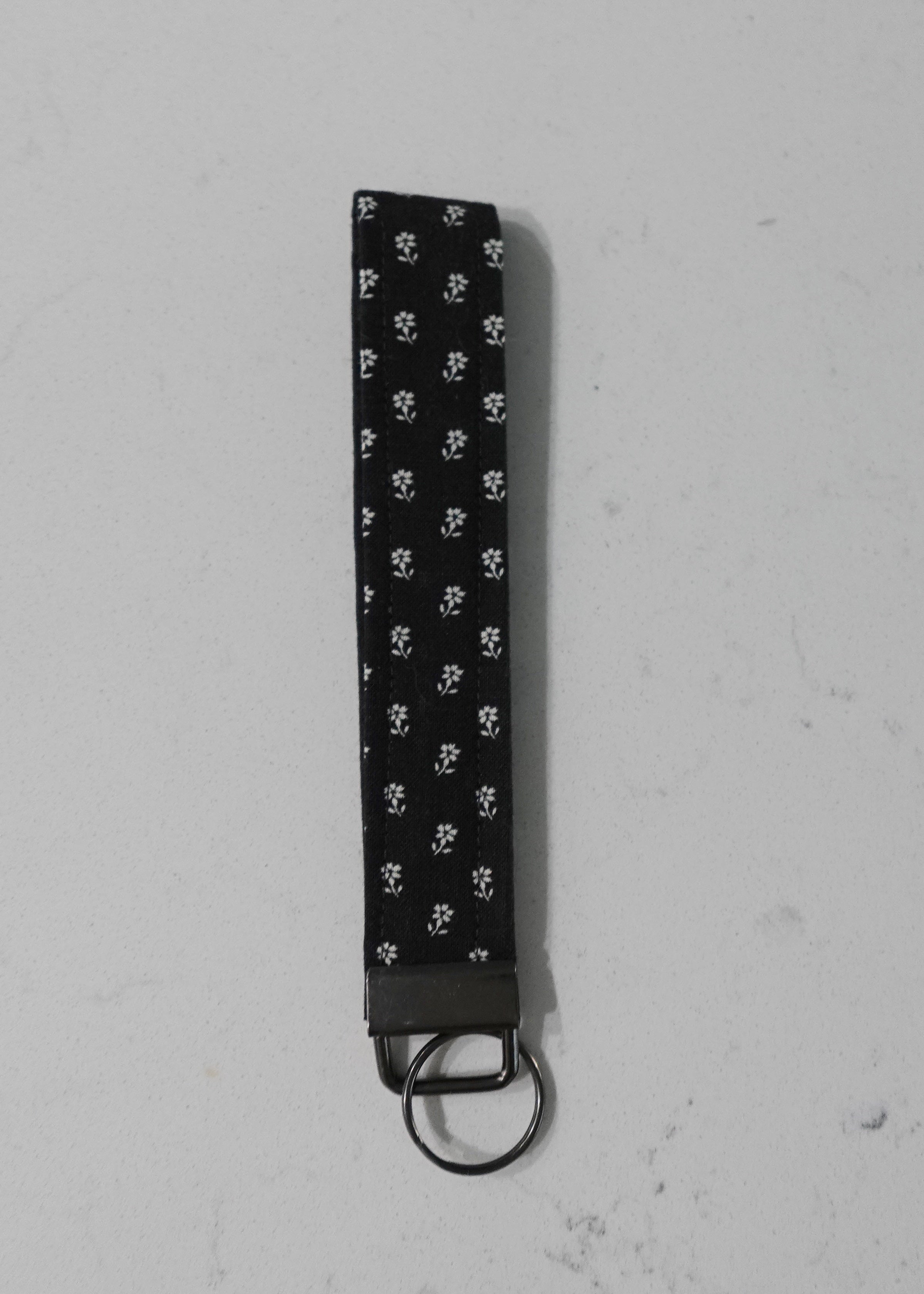 Fabric wristlet keychain