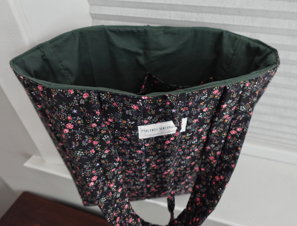 Medium quilted tote bag