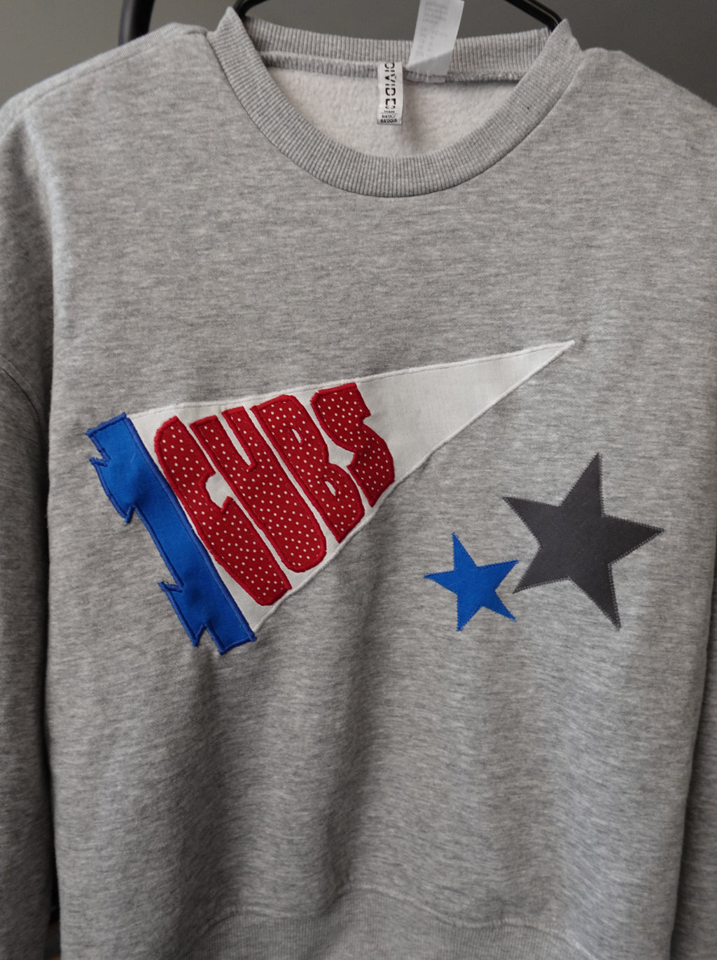 Chicago Cubs applique crew neck