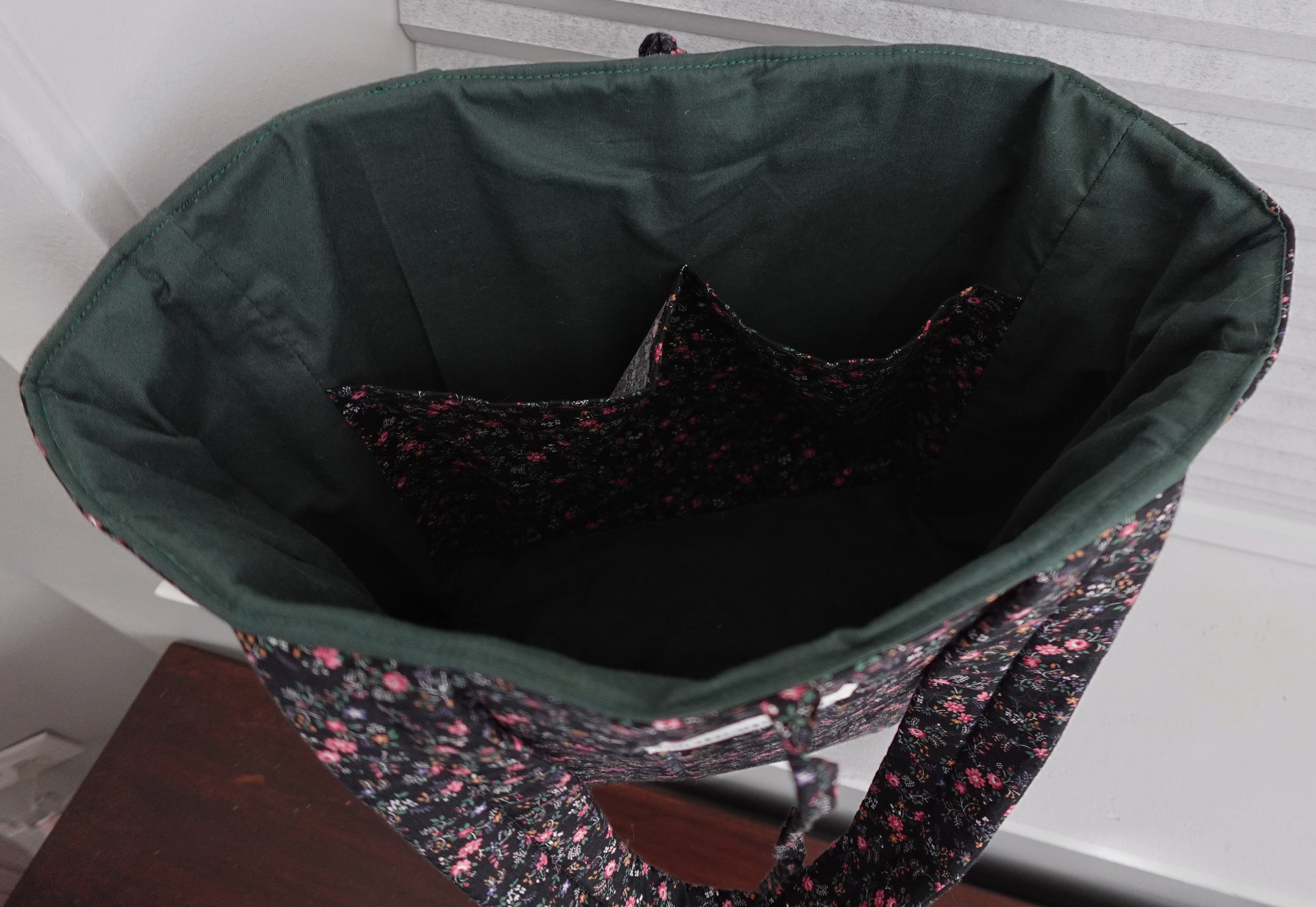 Medium quilted tote bag