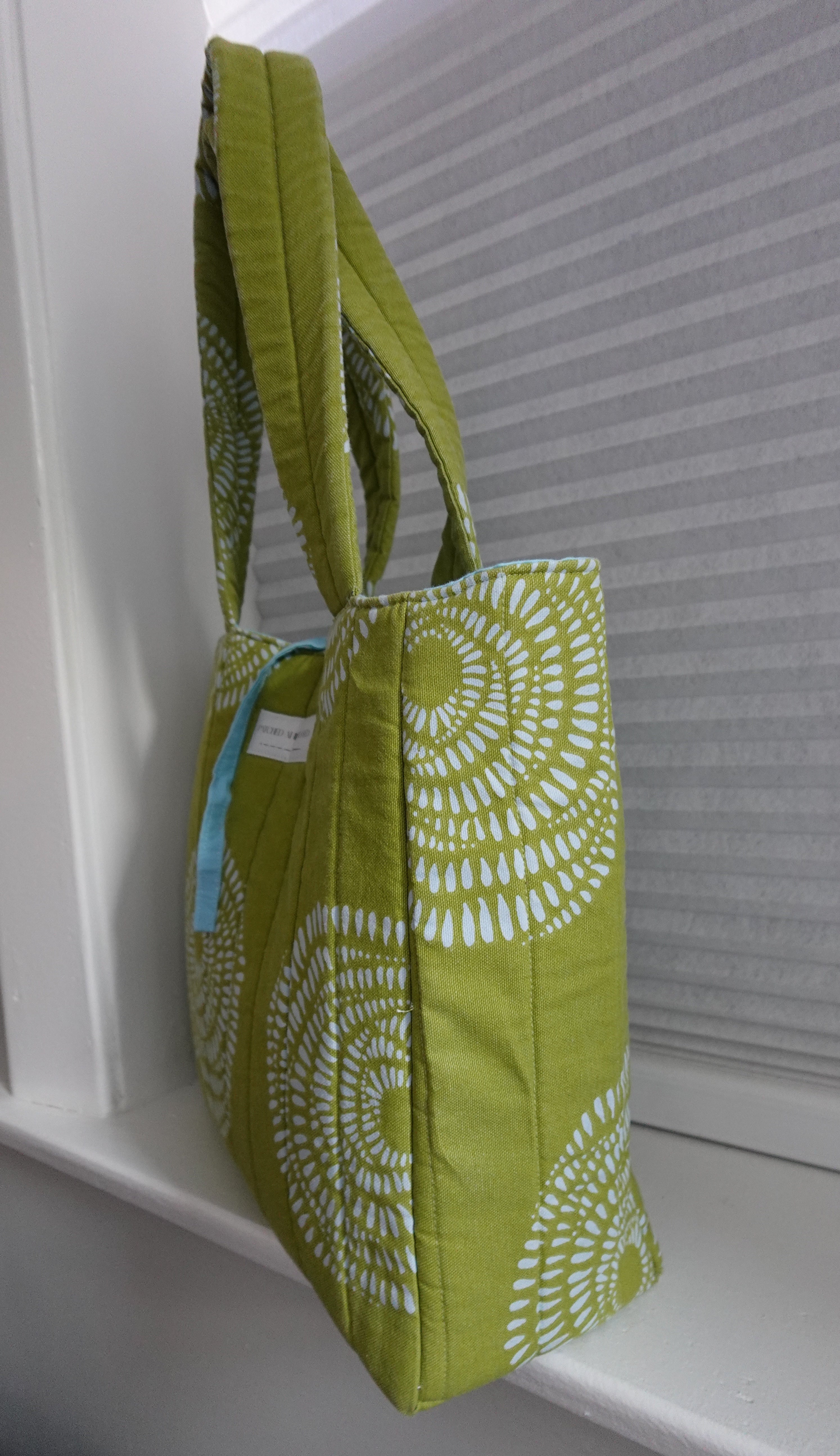 Medium quilted tote bag