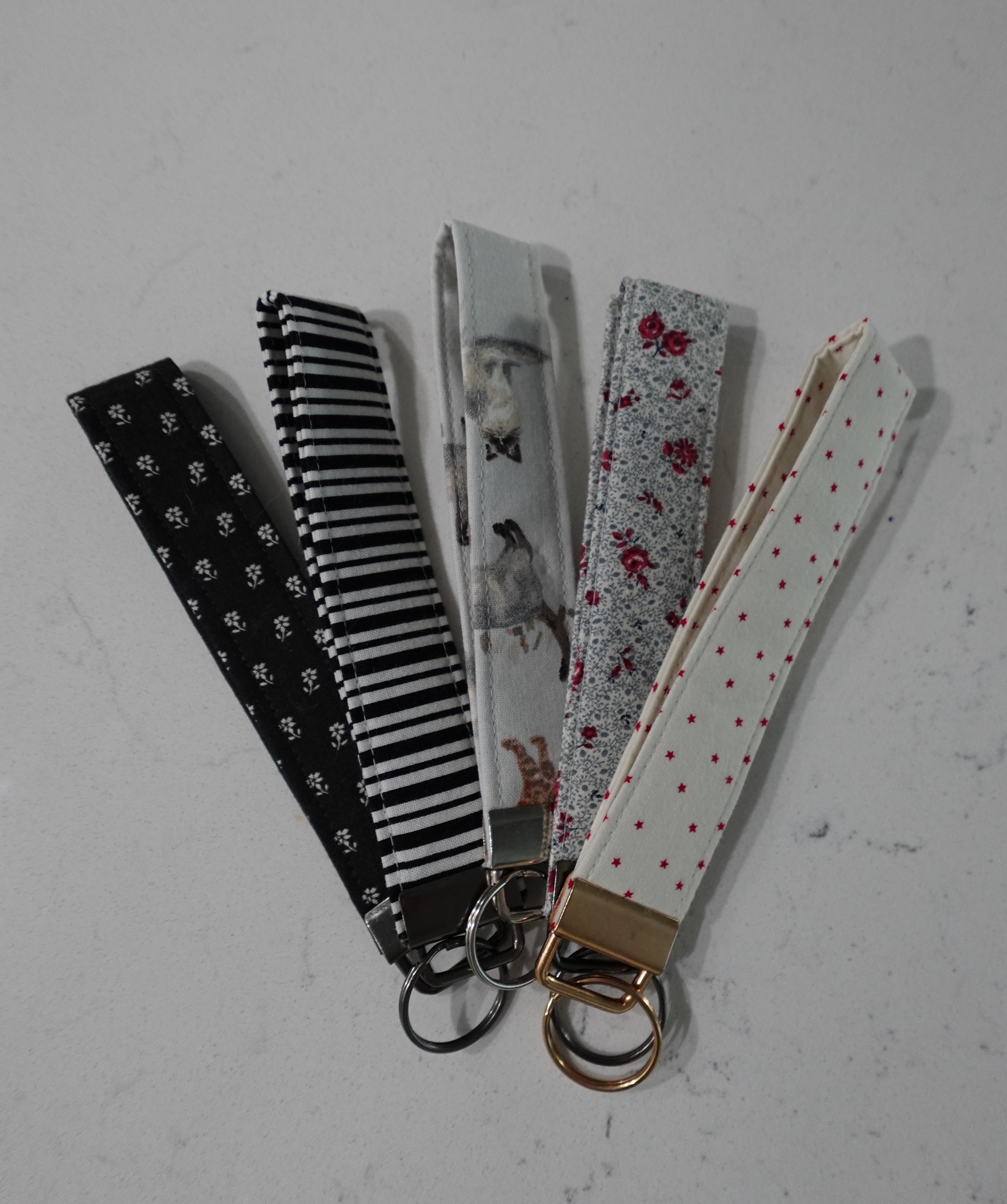 Fabric wristlet keychain