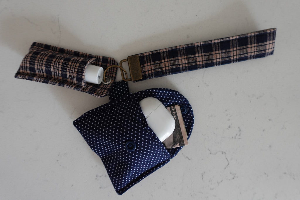 Fabric wristlet keychain