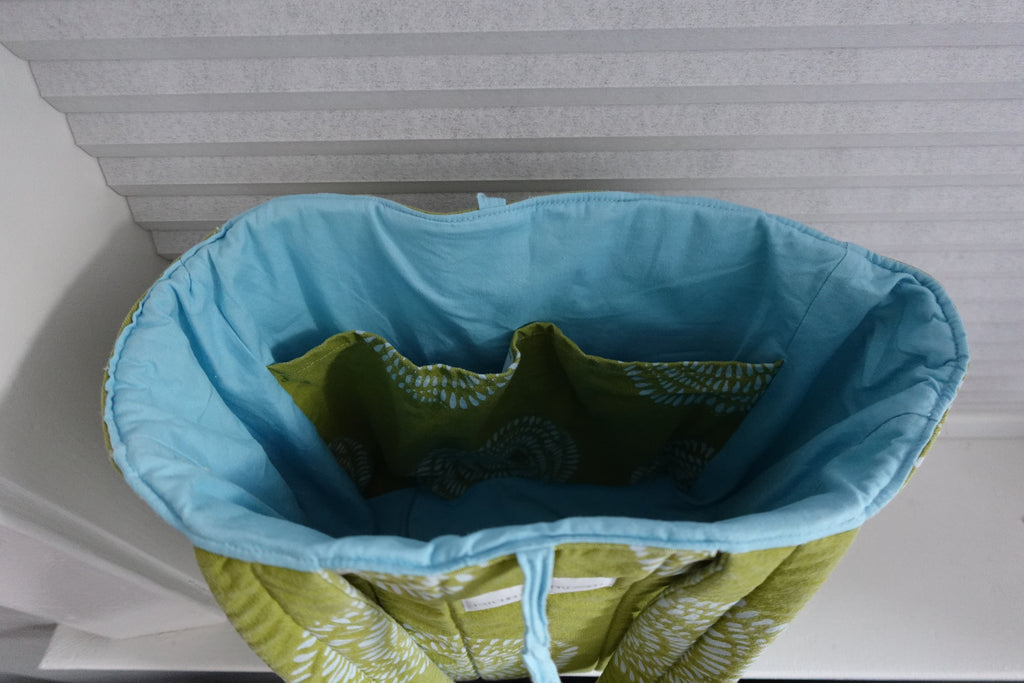 Medium quilted tote bag