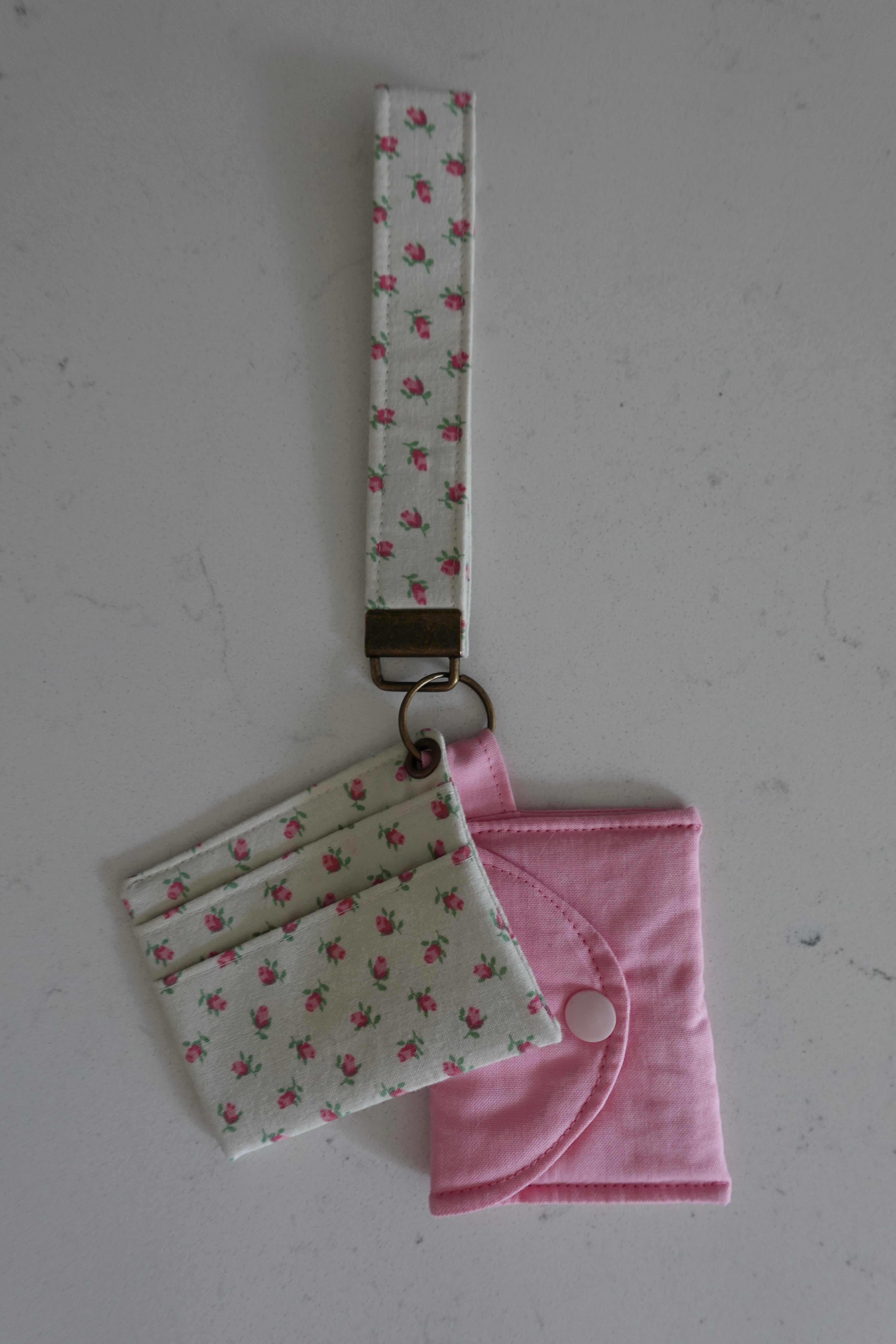 Fabric wristlet keychain